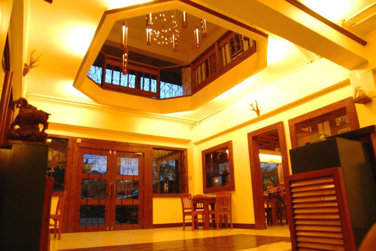 Centro Mactan Suites Lapu-Lapu City Buitenkant foto